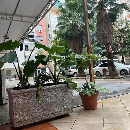 Soft & Peace Flat Near Center 20 Min By Bus Tirana