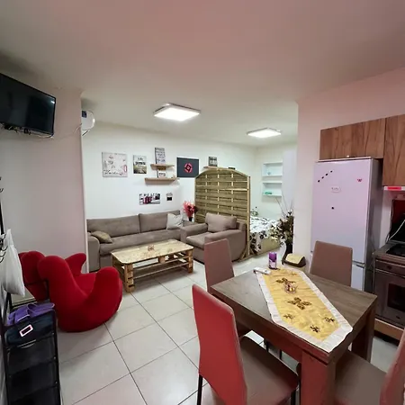 Διαμέρισμα Soft & Peace Flat Near Center 20 Min By Bus Τίρανα